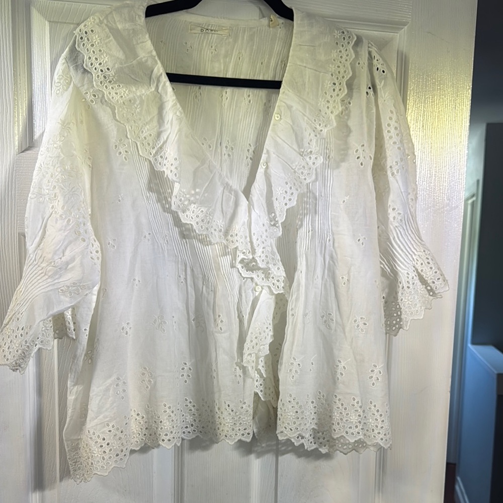 Doen White Ruffled Relaxed Blouse